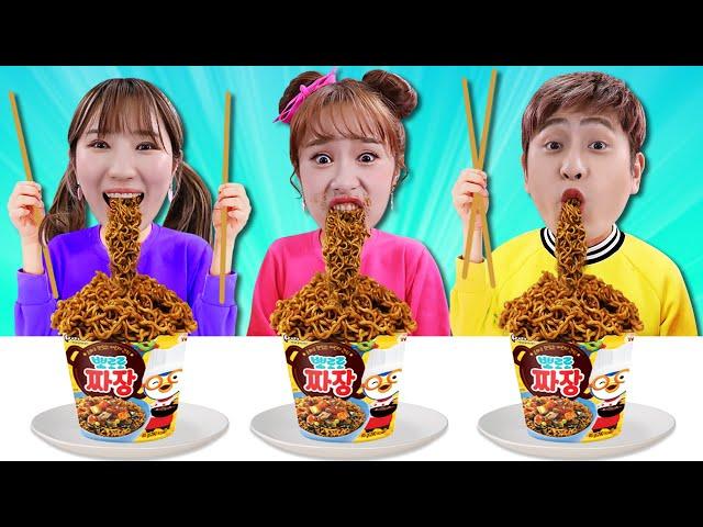 Two Hand vs No Hand vs One Hand Challenge!! 과연 지니, 강이, 보니 중 누가 이길까요??