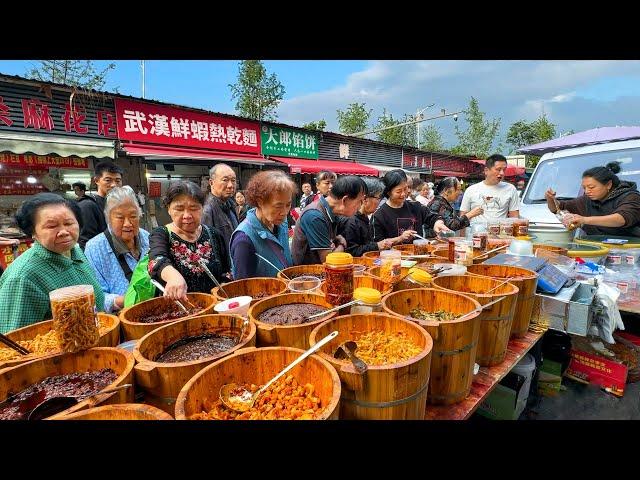 Hidden Gems Inside a Local Market in Wuhan China: Shrimp Dry Noodles, Braised Beef Feast, Fried Fish