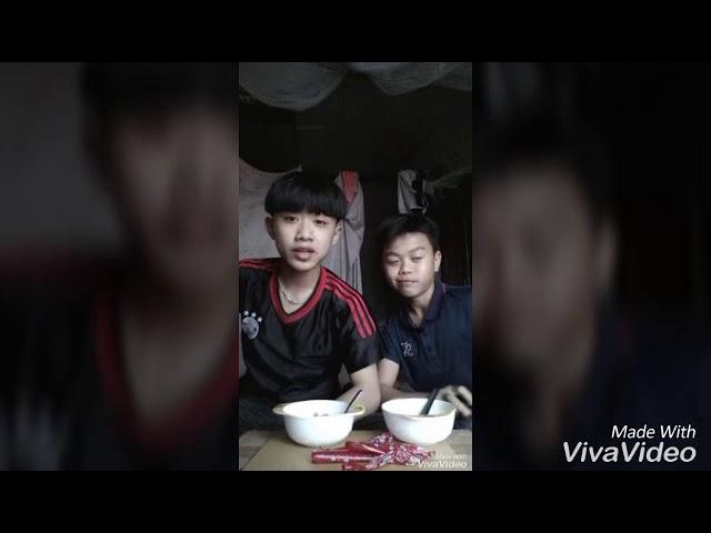 Lê Hiếu Vlog - Thi ăn xúc xích cay cấp độ 8 và cái kết
