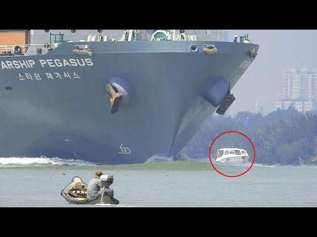 Thrilling Watching Canoe Race With Ships Carrying Thousands of Containers | 4K Shipspotting