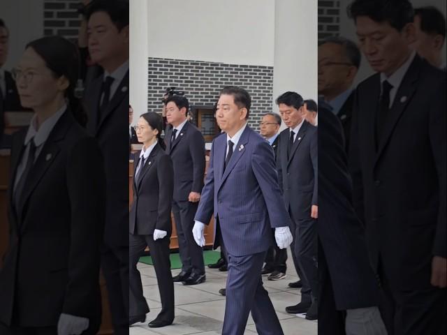 국정원 출신 김병기 원내대표단 현충탑으로 이동, 윤종군, 백승아, 김준혁, 김기표, 김현정 #shorts #이재명 #김병기 #백승아 #김준혁 #김기표  #민주당 #선거 #당선