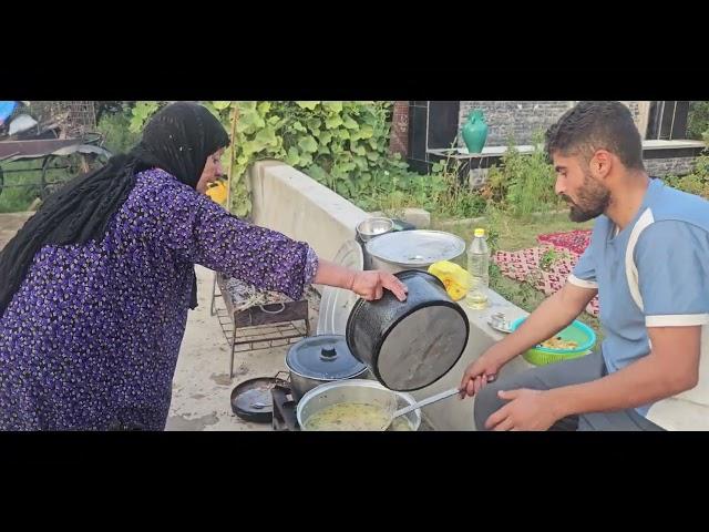 العبه مخيفه عادت امي من العمره ف لازم شي ثجيل الريف