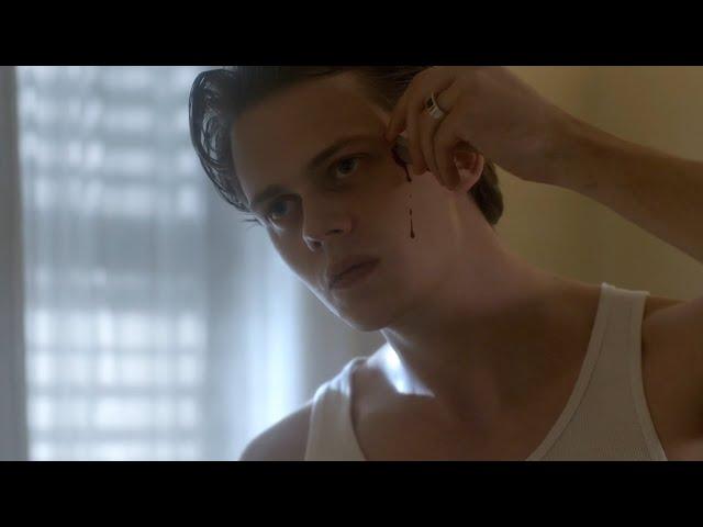 Roman Godfrey || Psycho || Bill Skarsgard