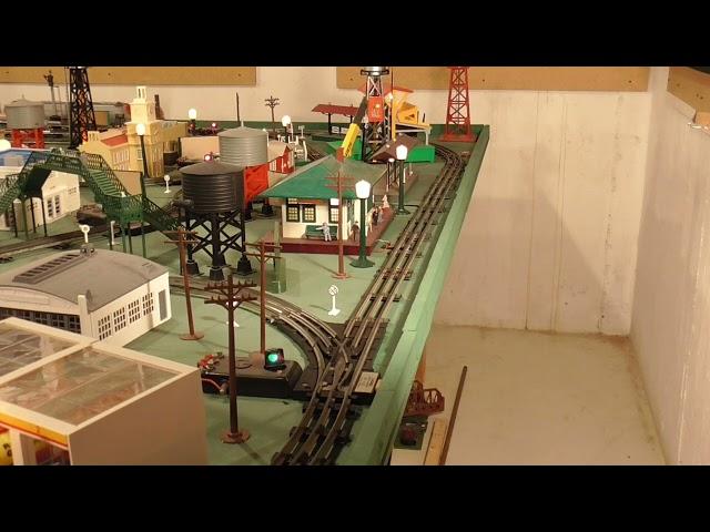 Lionel Postwar Automatic Stop Station And Sante Fe Passenger Set