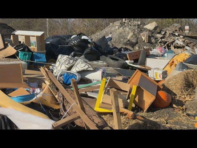 Ottawa residents demand city remove massive garbage pile