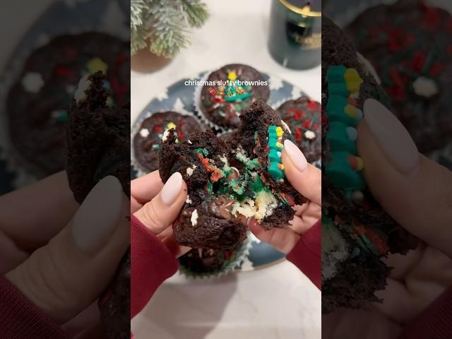 Christmas slu*ty brownies  #christmasbrownies #brownies #christmas #shorts #baking #baking #yum