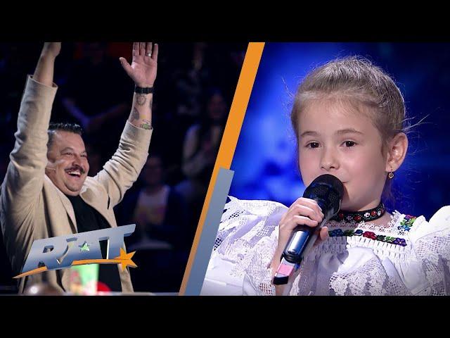 Dora Debreczeni! La doar 8 ani, i-a fermecat pe jurați | Românii Au Talent S14