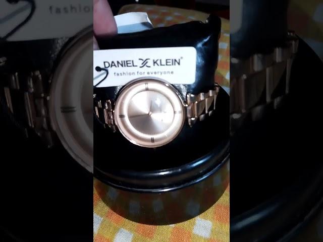 Unboxing Myntra Daniel Klein Women Rose Gold watch... Like share n Subscribe.