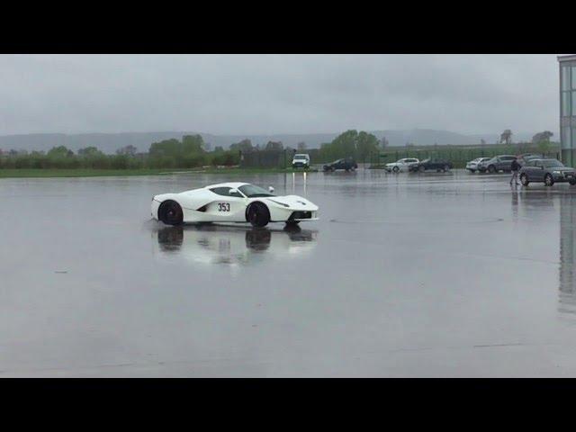 Drifting a white Ferrari LaFerrari!!!