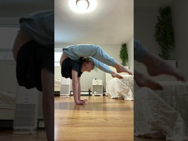 Practicing handstands and backbends #flexibility