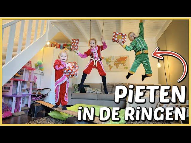 SLiNGERENDE PiETEN MET PAKJES DOOR DE KAMER  ( pieten spelletjes) | Bellinga Vlog #2640