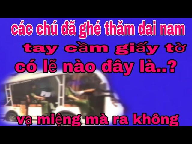 Các chú đã ghé thăm các em nên cẩn thận, trên tay cầm giấy, vạ từ miệng thôi?