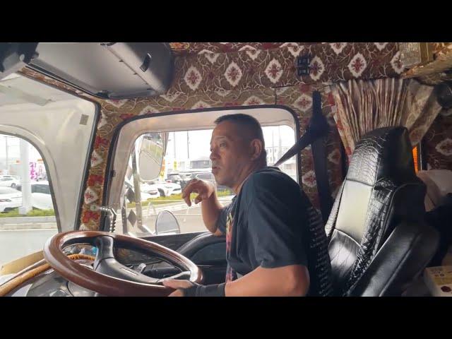 双子の強面なトラック運転手さんの横乗りさせてもらいながら聞きたい事を聞きまくってみた。