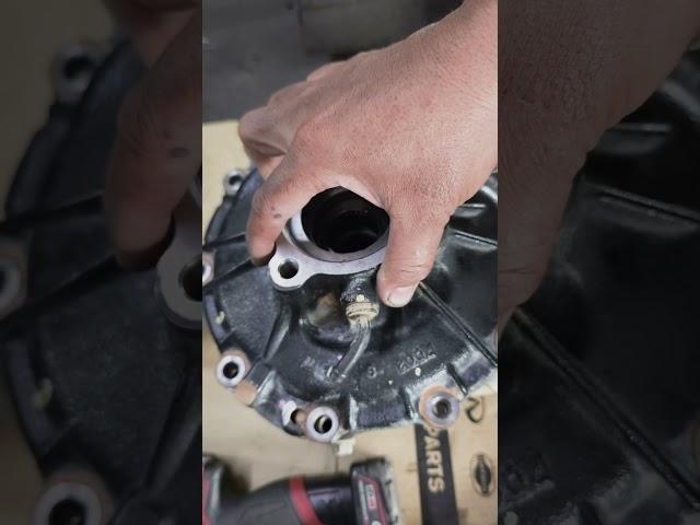 Rebuild hilux kun25 front axle #turbodiesel #mechanic #carpart #toyota #hilux #hiluxvigo
