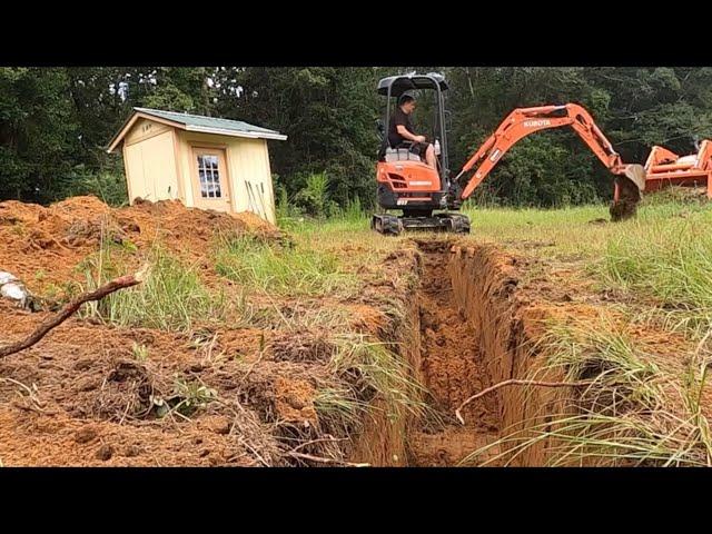 Digging a trench with a kubota U17