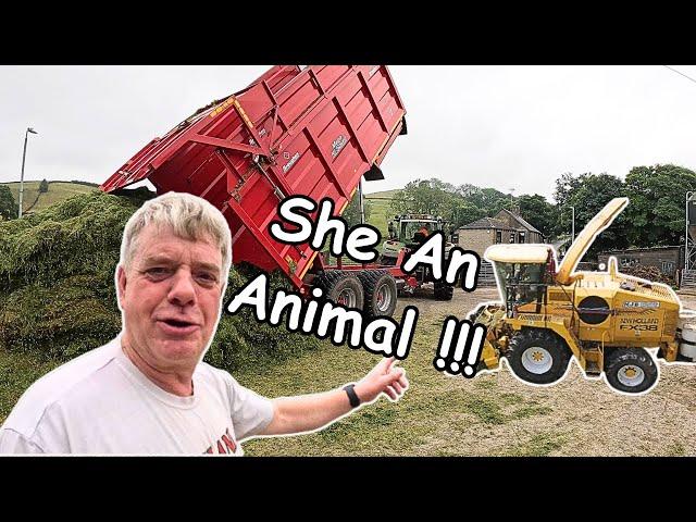 Second Cut Silage Time! Overspill Pit Edition | Deutz & New Holland in Action