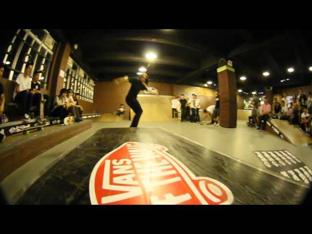 Vans Sk85IVE2 : Game Of L.E.D.G.E Tournament 2012 Piet Guilfoyle VS Mouse