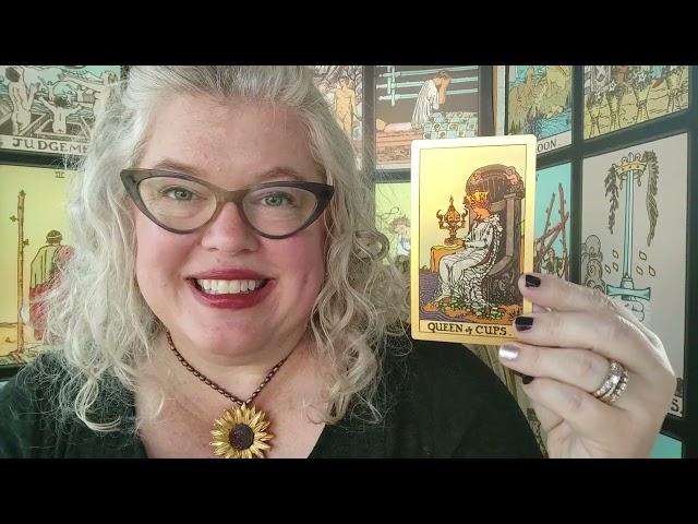 Monday Card: Queen of Cups