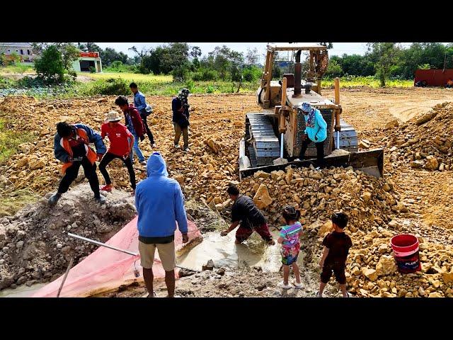 Wonderfully Successfully 100% Project!LandFilling by Bulldozer Pushing Stone & Truck 5T Unloading