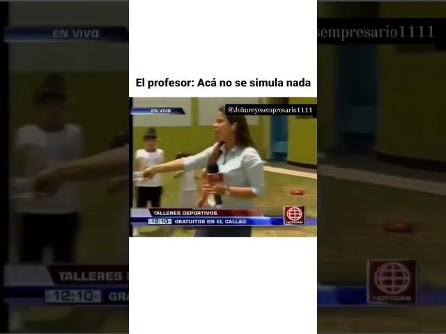 Karateka hace llave a presentadora