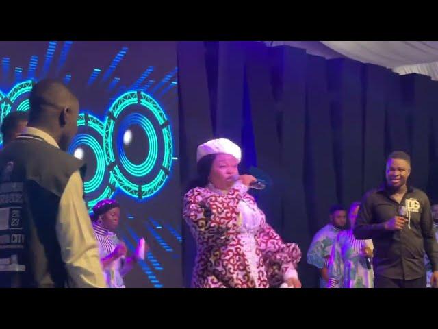 Bidemi olaoba Ft Tope alabi JAGUNJAGUN