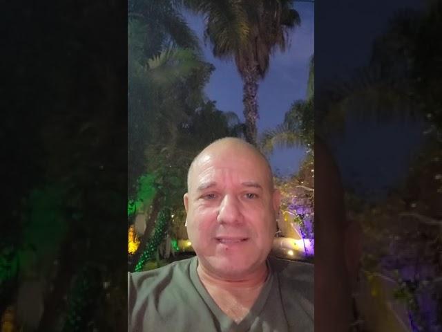 המלצה על אתגר הכסף 'לחלץ כסף מהקירות' של עמית אופיר על בניית חופש כלכלי ויצירת הכנסה פאסיבית