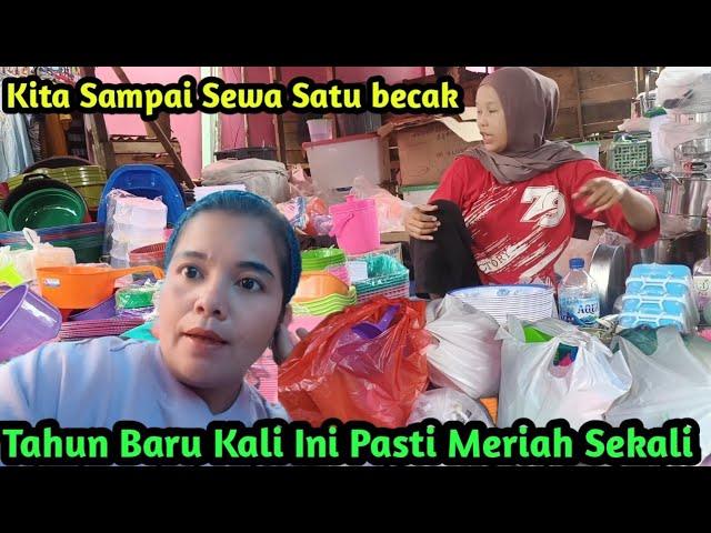 Sampai Harus Sewa Becak Karna Banyak Sekali Perabotan Yang Kami Beli Untuk Sambutan Tahun Baru