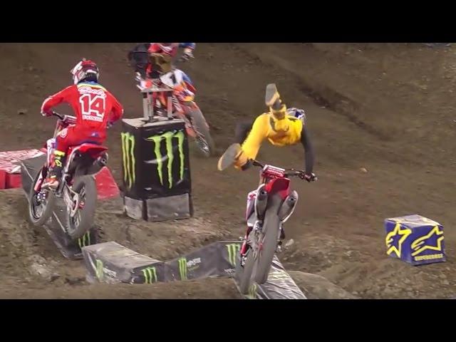 Ken Roczen Crashes Out of Anaheim 2 - Monster Energy Supercross 2017