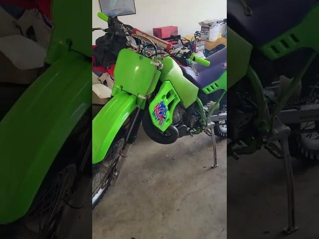 Kawasaki KX 500 Walks itself lol