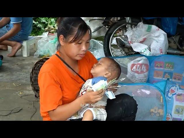 Single mother harvests green onions, cooks and picks coconuts to sell at the market, making a living