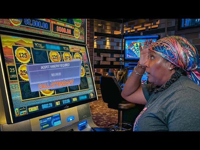 Las Vegas Woman Wins Epic High Limit JACKPOT HANDPAY On Dragon Cash Slots!