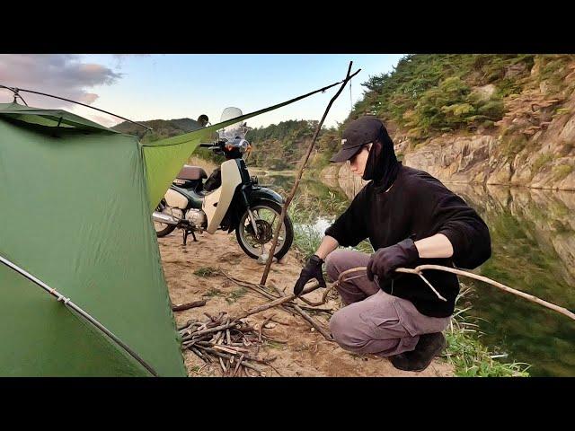 Moto Camp And Fishing on Empty Waterside