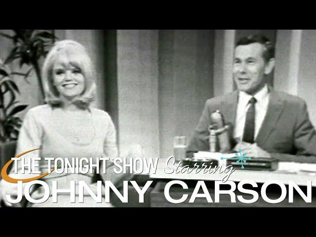 Johnny Meets Carol Wayne For The First Time | Carson Tonight Show