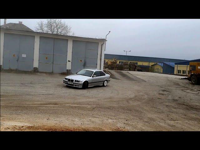 BMW 318is donuts to end tires