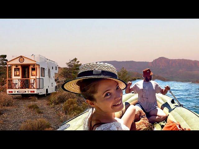 CARAVAN CAMP IN UNKNOWN BAY | WE GO TO THE SEA WITH INFLATABLE BOAT