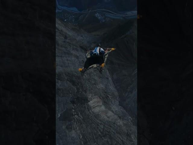 The only real Aladdin flying carpet fly with drone fpv 🪂@Alladin_skylab  #aladdin #disney #basejump