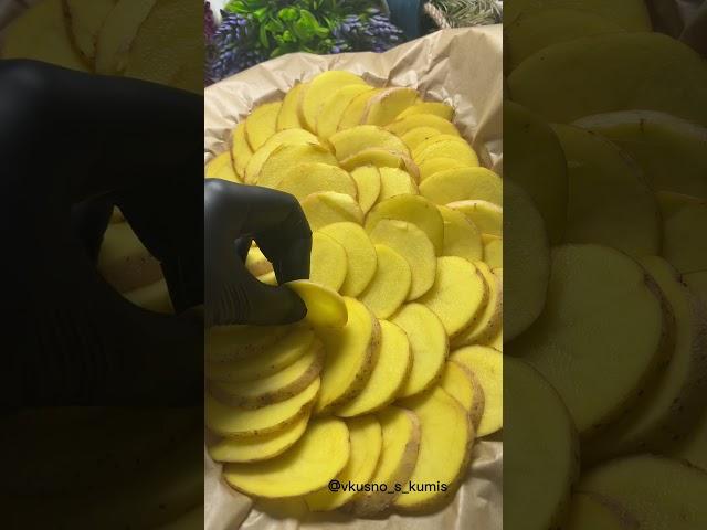 Запеченный картофель с розмарином.