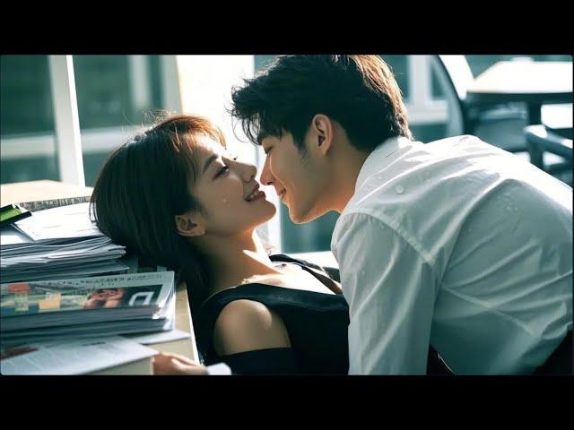 CEO boldly confesses love! Pushes her onto the desk, this scene is insane!