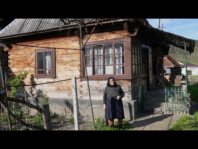 Grandma makes 500 year old hashbrown recipe in a Carpathian mountain village.