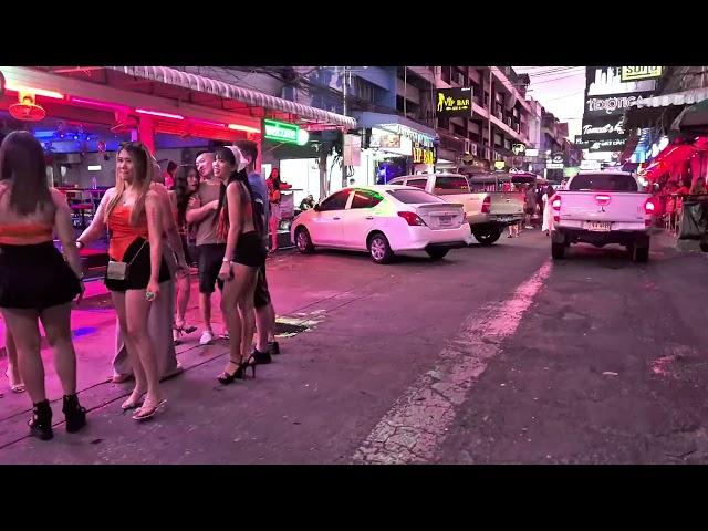  Pattaya, Soi 6 and Runway Street food - Thailand December 2024