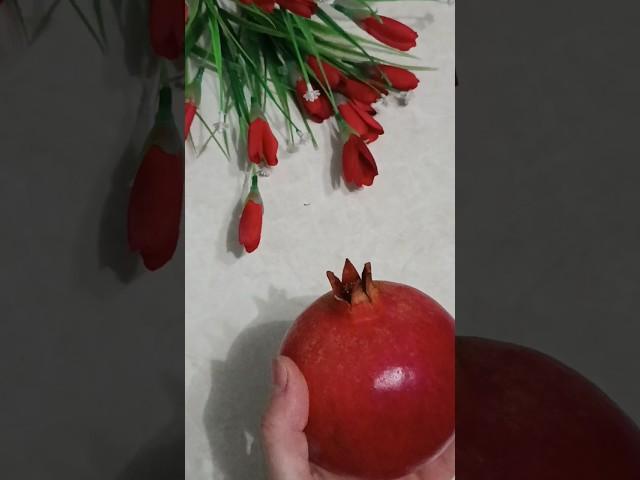 Как красиво и быстро почистить гранат. #shortvideo #armenia #гранат #лайфхак #cooking
