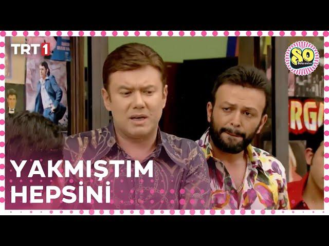 Ahmet ve Ergun gömdüğü kitapları çıkartmaya gidiyor - Seksenler 59.Bölüm