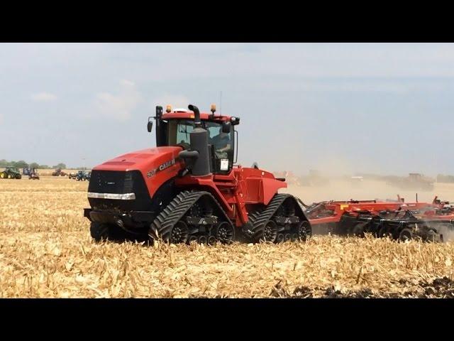 Case IH 620 Quadtrac & 875 Disk Ripper - Farm Progress Show 2015