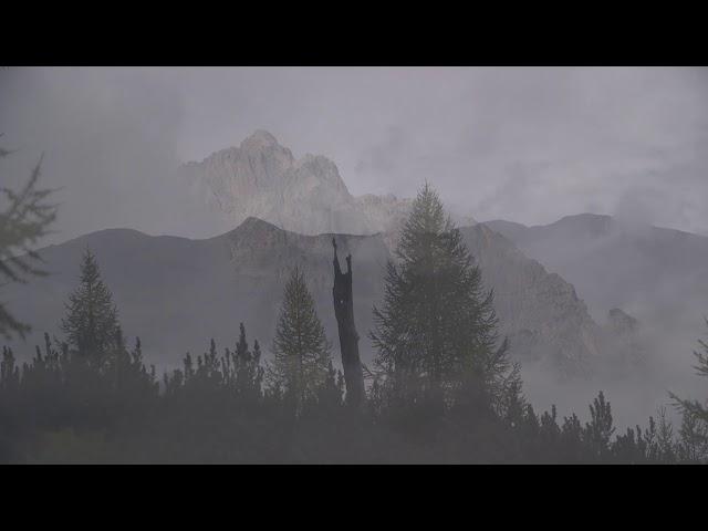 Wanderung von Sexten-Moos unter der Rotwand entlang