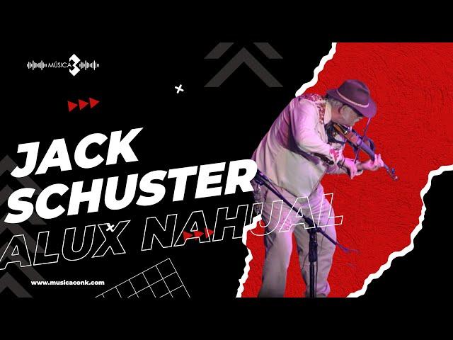 Jack Schuster durante su último concierto con Alux Nahual