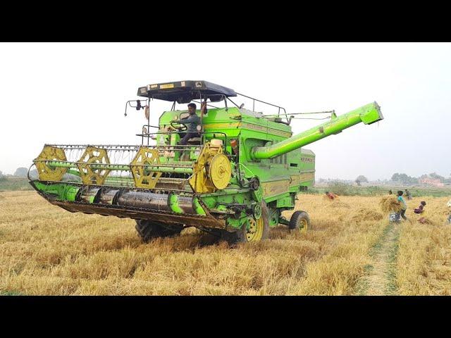 Harvester farming video l dhan katne wala machine l Harvester working l farming video l gadi video