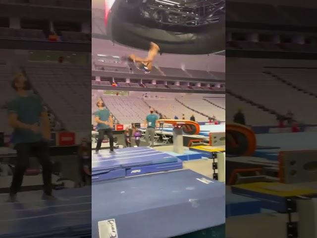 Yurchenko double pike from Simone Biles