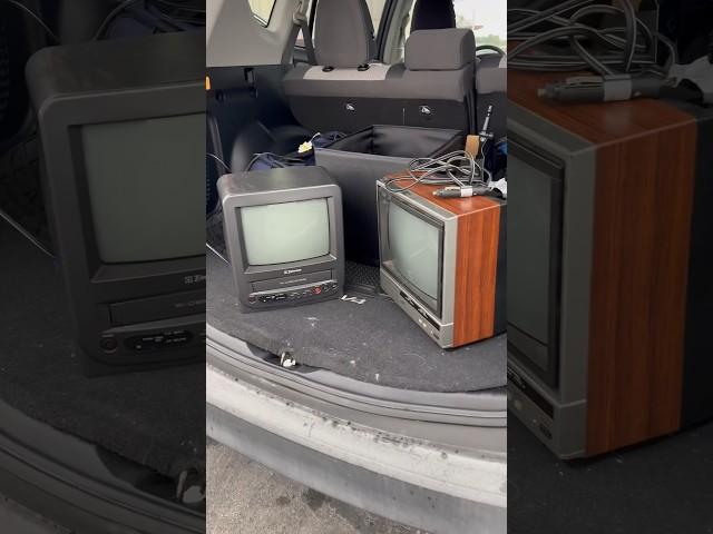 Did I make the right choice picking up these two #CRT TVs?