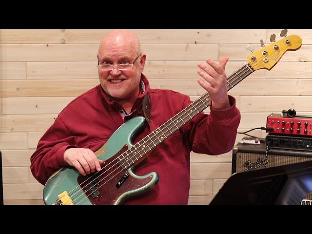 Real Bass Lessons 204 - R&B Groove in Db Minor