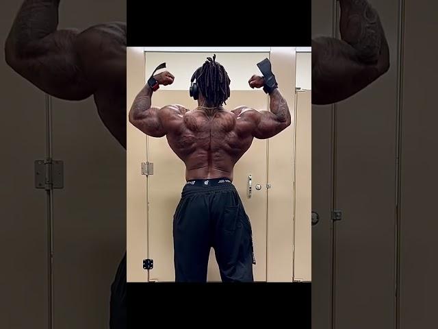 Latest physique update from Tonio Burton